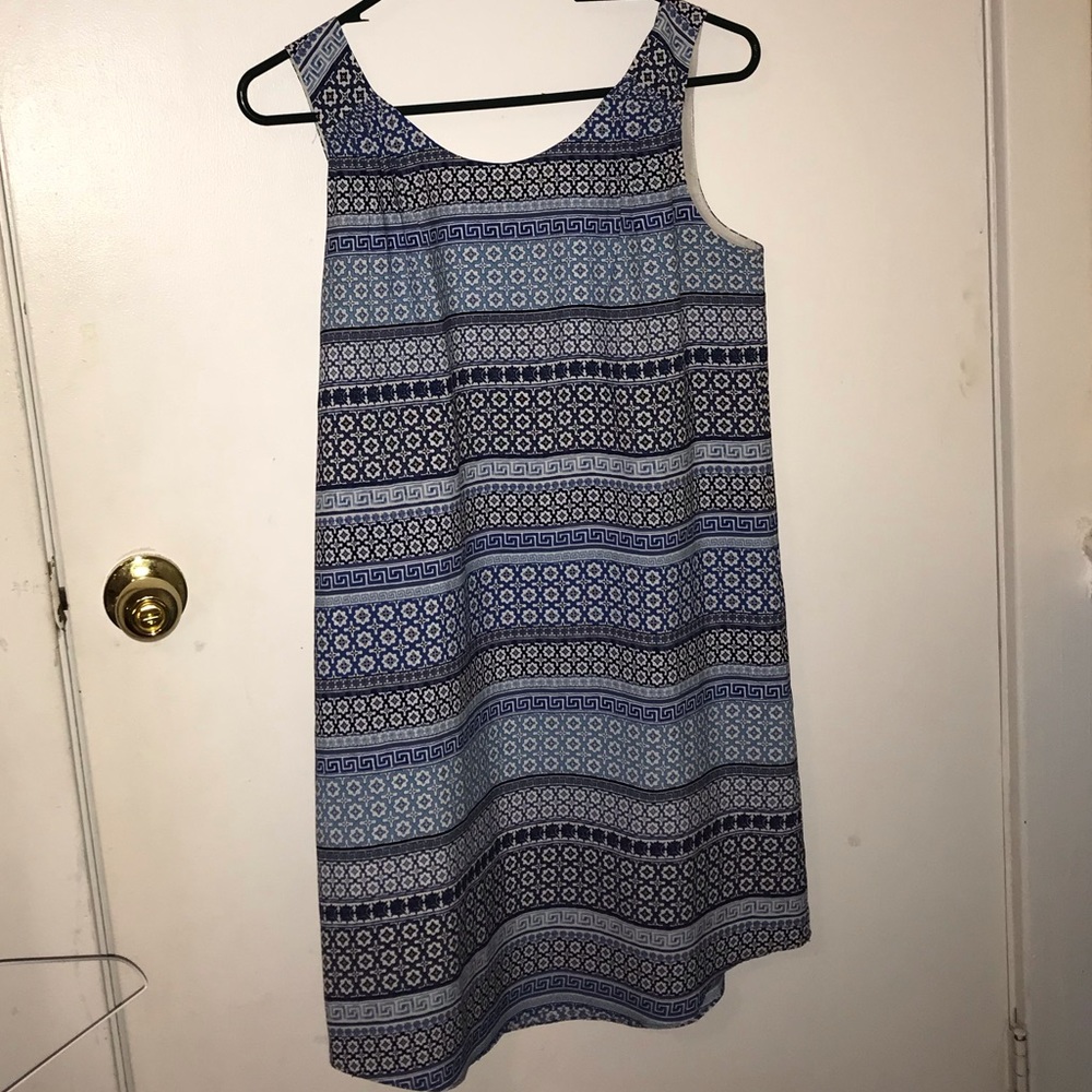 Lila rose blue patterned dress